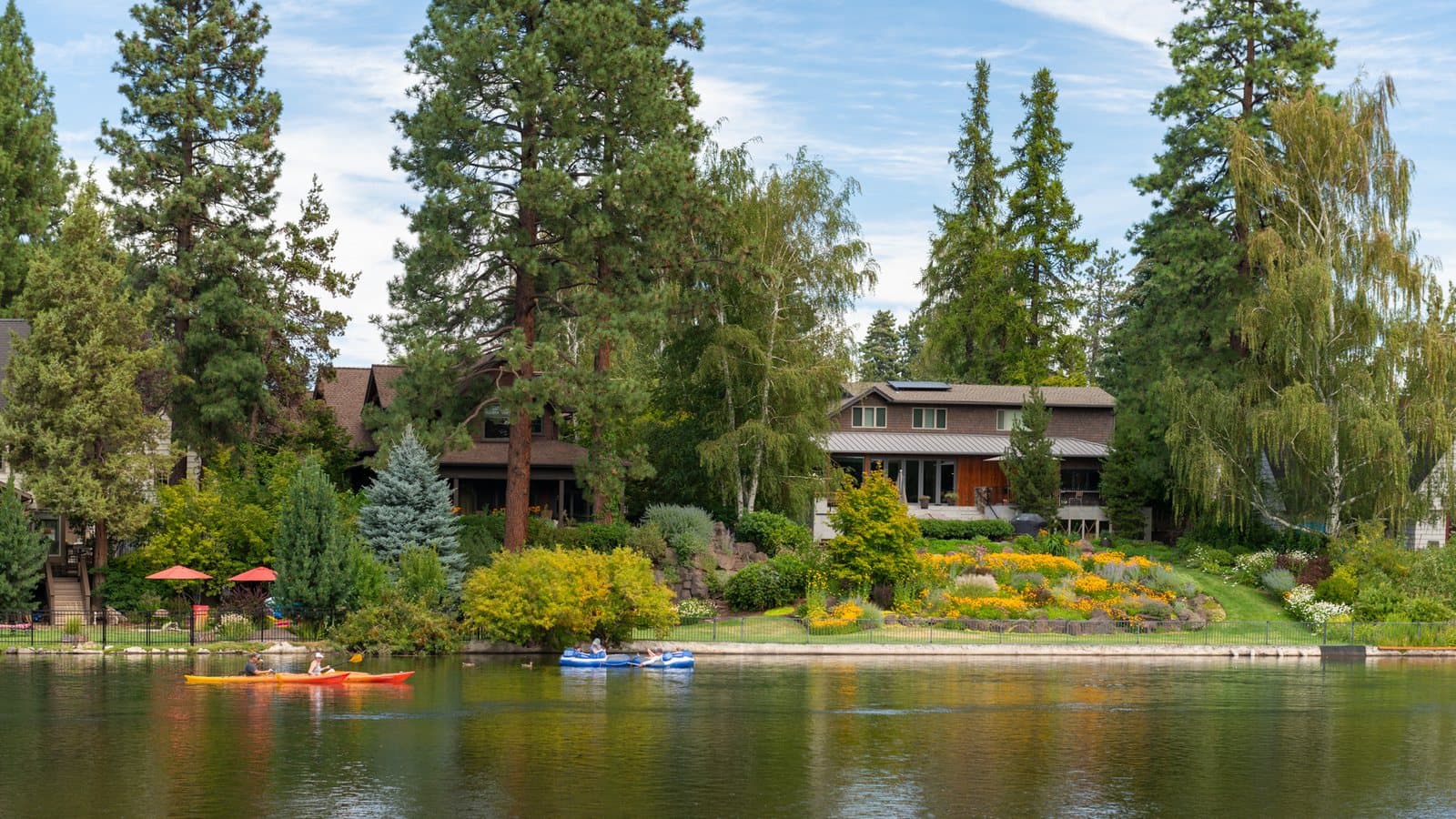 Homes along Mirror Pond in Drake Park, Bend, Oregon